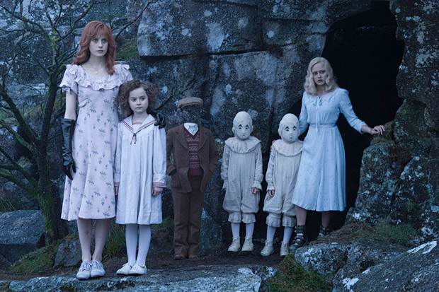 Miss-Peregrins-home-for-Peculiar-Children---Still-01